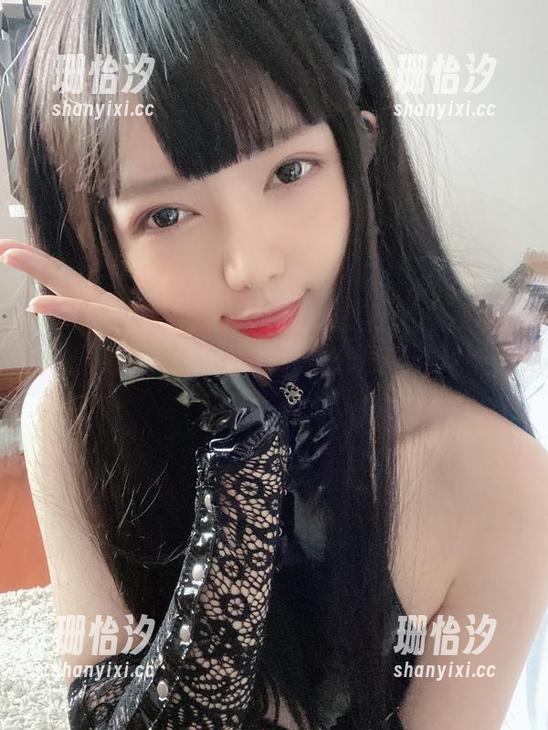 51酱的学妹造型，那无圣光也恍如梦中！