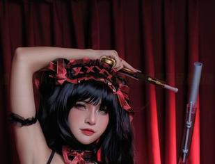 拿着机票的Azami：空姐私房图集充满不经意的诱惑