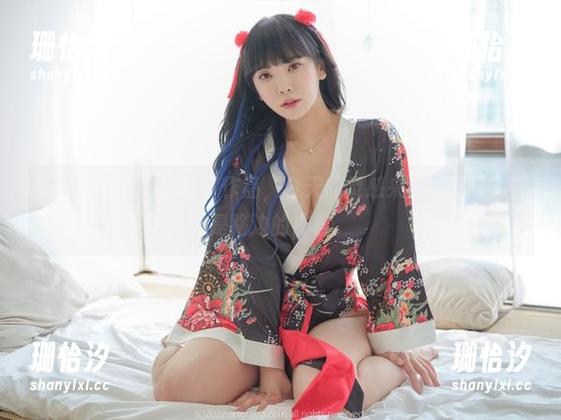 Dami(퀸다미)的套装作品，今天的灵感来自…好吧，就是路边的广告。