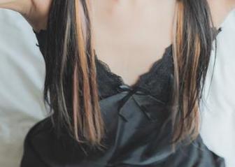 Hizzy(히지)的“SelfSatisfaction”：图片中的私密慵懒