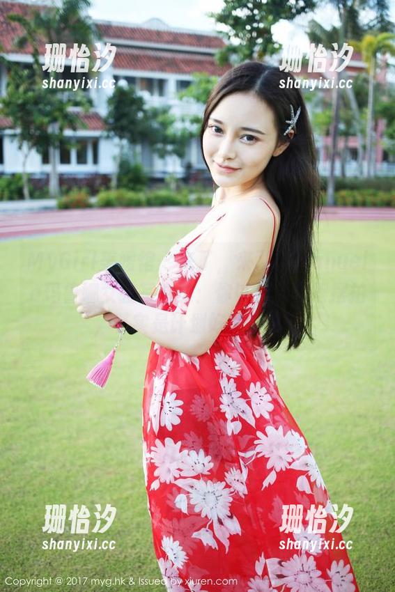 MyGirl美媛馆 - 来了，来了，Manuela玛鲁娜女孩写真集：你以为只是摆摆拍，其实是计划好的勾引！