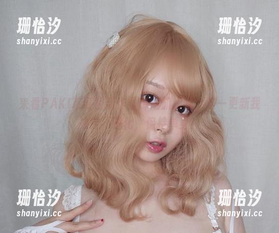 来看PAKI草莓酱新作《靡烟旗袍》，这一更新我决定不进化，保持单身！