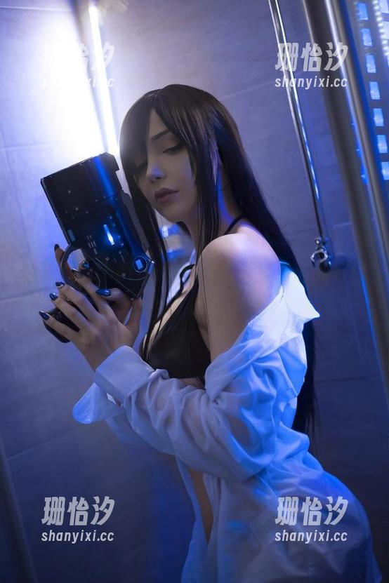 在Sayathefox的白裙写真里，时间好像停止了