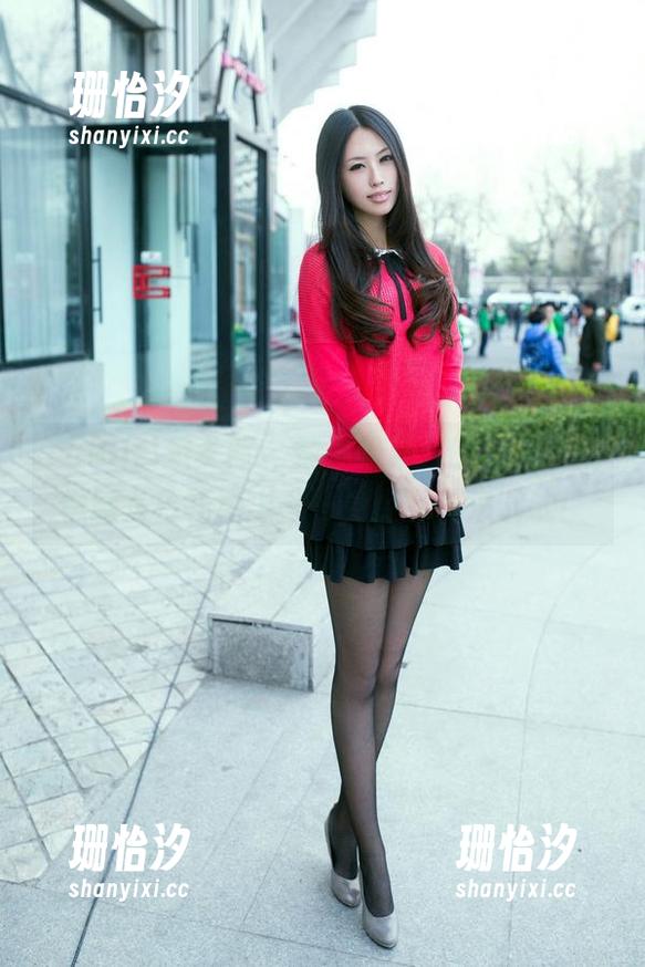 TuiGirl推女郎-松果儿 TuiGirl推女郎 - 戴上松果儿的棉袜,就像踩在棉花糖上——免费下载来试试!