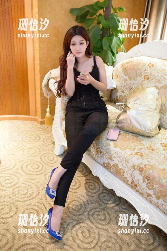 TuiGirl推女郎 - 看！陆瓷的原图和裤里丝，这搭配绝了！