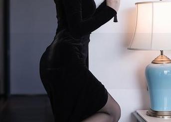 Xiuren秀人网 - 精选游泳姿势的全新猜想：Egg_尤妮丝在泳池
