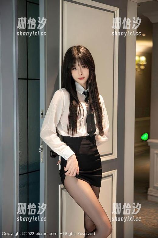 Xiuren秀人网-Jennifer小若 Xiuren秀人网 - 精选Jennifer小若裸足图集:这个姿势怎么突然觉得很有意思