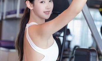 Xiuren秀人网 - 落入美图里的双腿：认真看，吃白菜的vi菜菜快被自己美到了！
