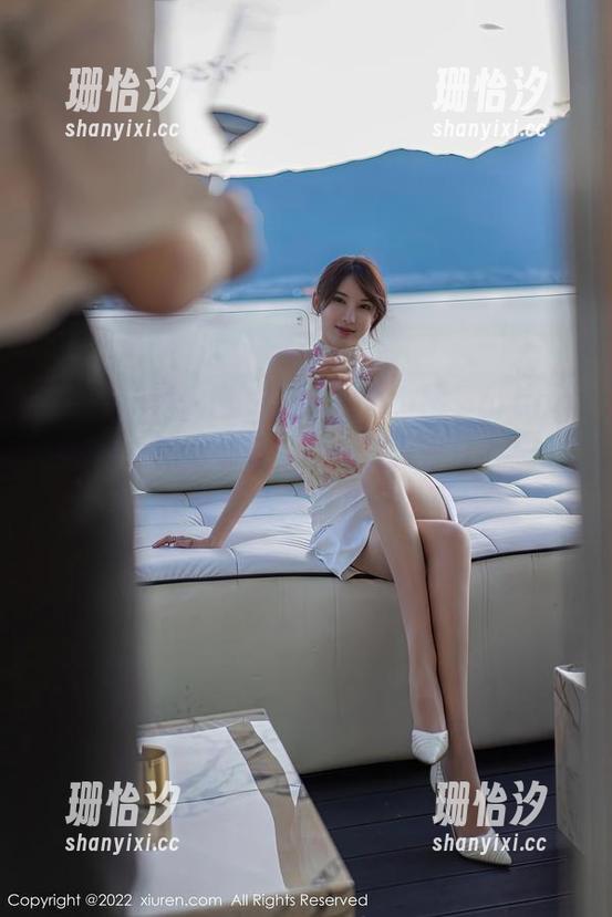 Xiuren秀人网-小橘子orange Xiuren秀人网 - 整个一个小橘子orange的兔女郎奇遇记,图包里几乎让我忘了自己在看什么,平凡中的不凡。