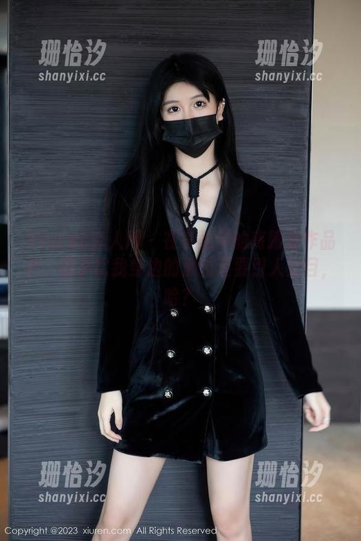 Xiuren秀人网 - 在李丽莎的高跟鞋作品中，鞋子比我身边的那位还要引人注目，哈？