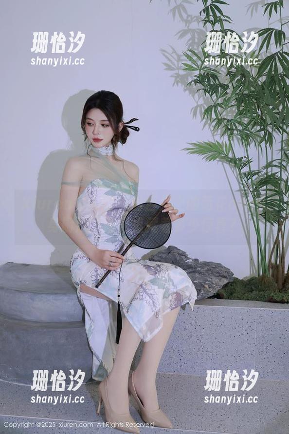 Xiuren秀人网 - 当舌尖上的菊花ace化身厨娘，图包里藏着多少惊喜？