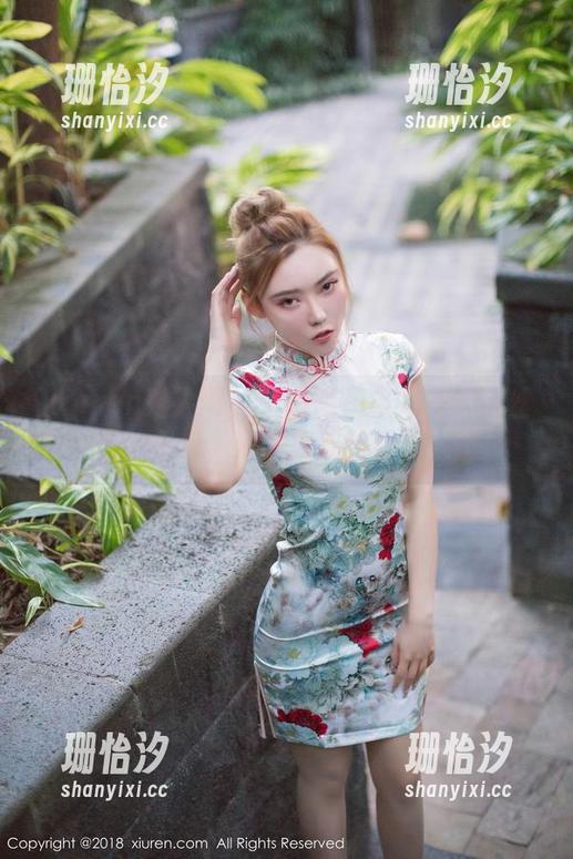 Xiuren秀人网 - 来瞧瞧风景尤美的黑丝私拍图包，浑然天成的氛围，嗯