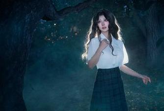 在Wendy的JK图片中，似乎每个角度都透着点儿暗示。