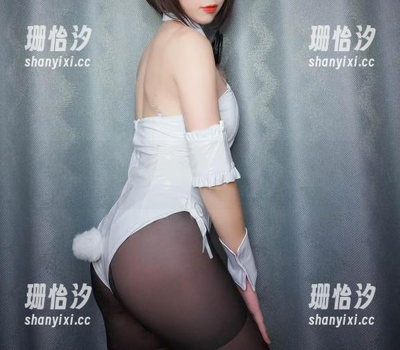 w黑米粥w与校服的对话，这组写真集下载可能会让你意外有些感慨？