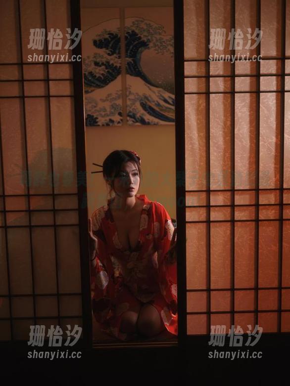 喝醉也要美！一米八的大梨子的居酒屋最新套图，comeon！