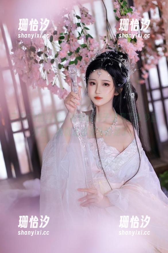 三度69 三度69的丝袜,简单的样子里藏了多少画外音,抱歉让你评头论足了。