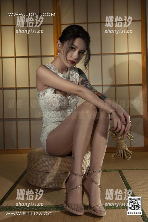 丽柜 - 璐璐的JK全集——用图像讲述无聊课堂外的“求知”追求。