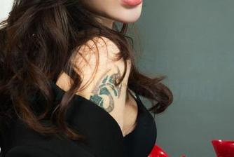丽柜 - 语寒的呆萌厨娘套图：炒个菜，说不定就烧出了心动的瞬间哦！