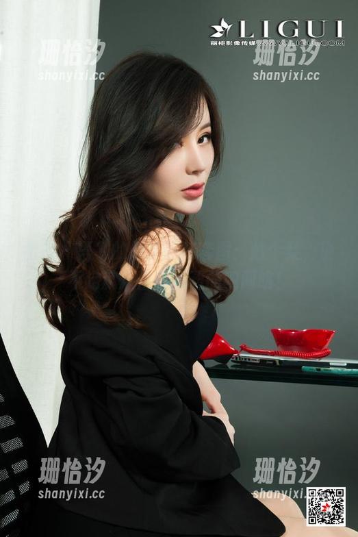 丽柜-语寒 丽柜 - 语寒的呆萌厨娘套图:炒个菜,说不定就烧出了心动的瞬间哦!