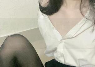 浴室变奏曲：倦倦喵最新美图，好想融入那泡泡里！