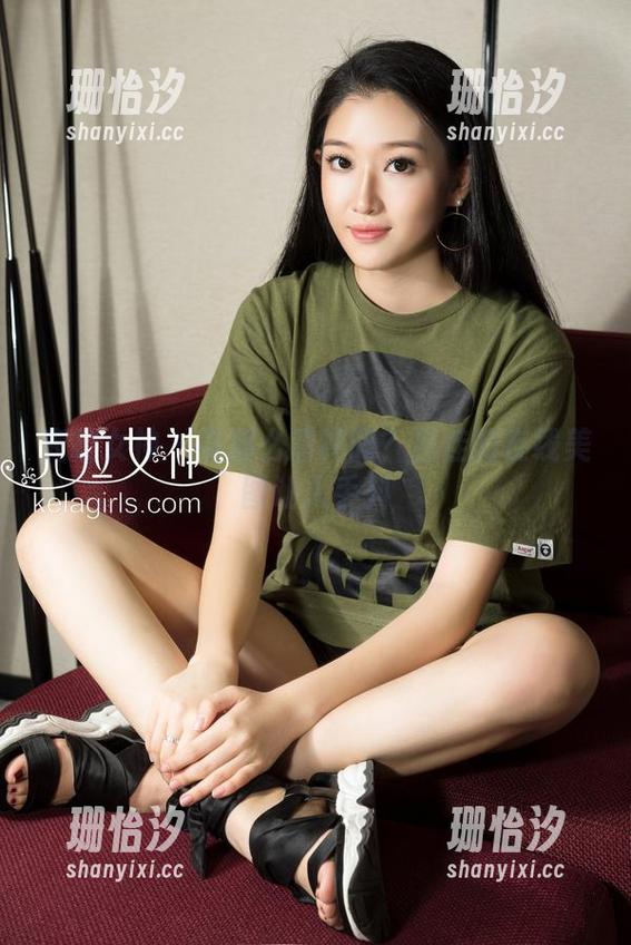 克拉女神 - 有那么清纯吗？吕佳的在线美图让人手抖