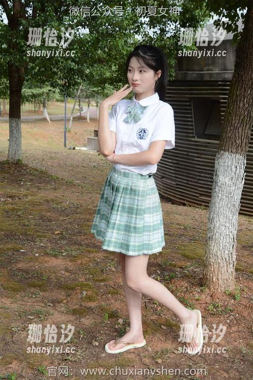 初夏女神-双双 初夏女神 - 双双的鬼马少女图包更新,搞怪与美丽兼得的典范!
