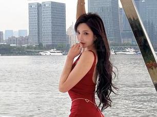 微密圈 - 周妍希的身材在图库里，要不要一键下载，来点新鲜刺激？
