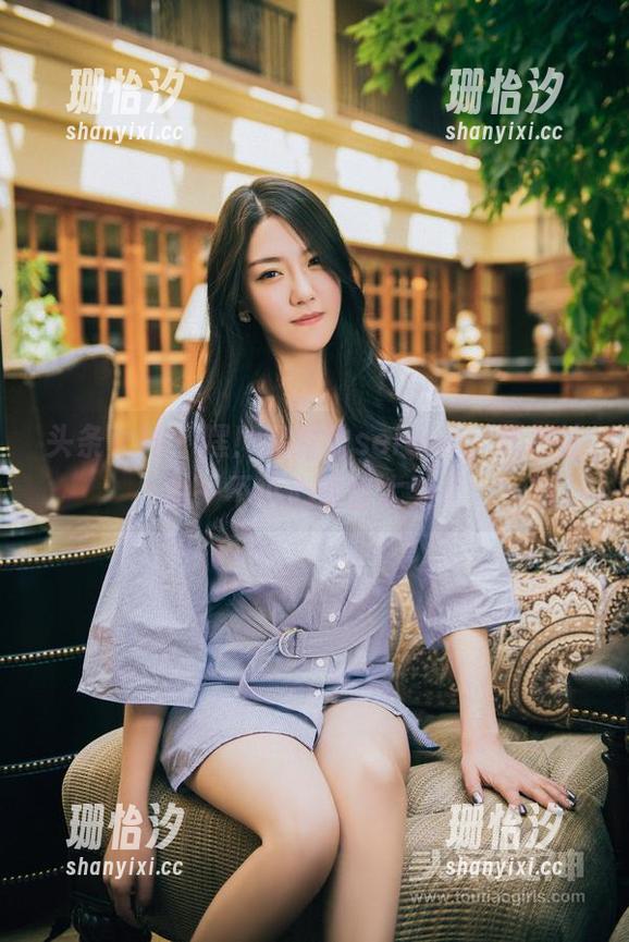 头条女神 - 嘿！娜露的selena，居然让我一不小心停留太久了