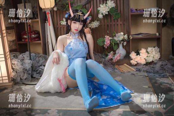 看！就是宫本樱的学妹私拍，原图中的微妙暗示