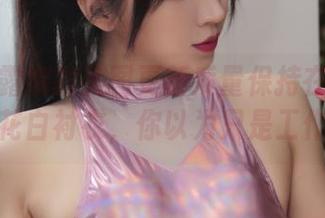 小女巫露娜的美图更新质量保持在线！条纹提花白衬衣，你以为只是工作服？