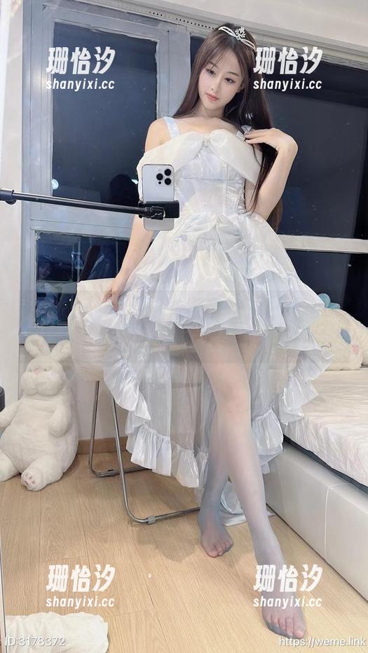 小萌子 微密圈 - 小萌子的校园自拍,看她咋玩转校园!下载这组图片,保证你想顶锅盖。