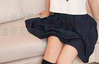 尤蜜荟 - 吊带写真里的王若凡，把定制与随性结合得天衣无缝，真是让人不知所措呀。