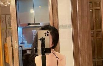 微密圈 - 高清分享：在浴室，左公子666和泡沫间的舞蹈，想知道自己哪个是主角。