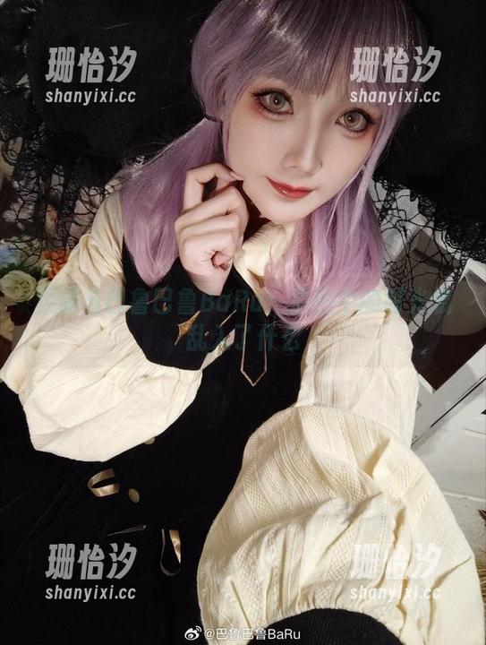 校服与巴鲁巴鲁BaRu：原图中的时光机乱入了什么