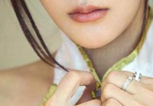 推女郎 - 新更新！Yu佳妮的花嫁写真集里，那就像燕子一样的披肩……是不是太磕碰了点？