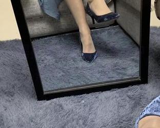 微密圈 - 提袜少女在粉色海洋中，壁纸变得像画一样活了