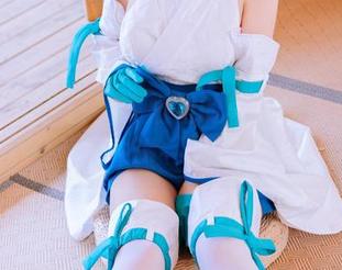 随意打理，日奈娇姐姐的写真让人想凑上去碰一碰。
