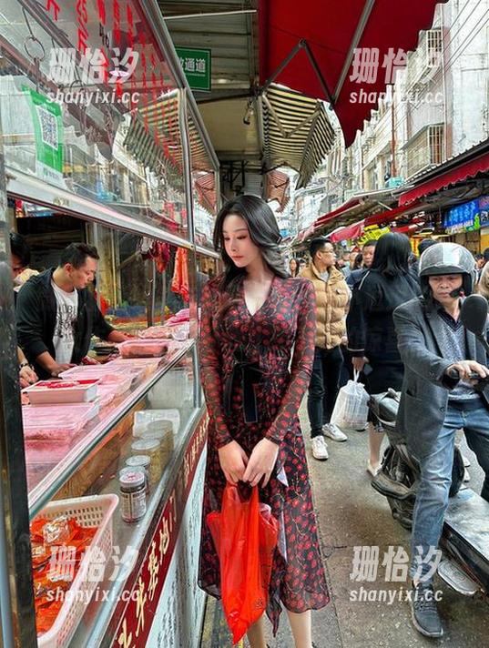 微密圈 - 唯美与戏谑并存，是小逗逗的修女作品集等你下载，想不到的惊喜！