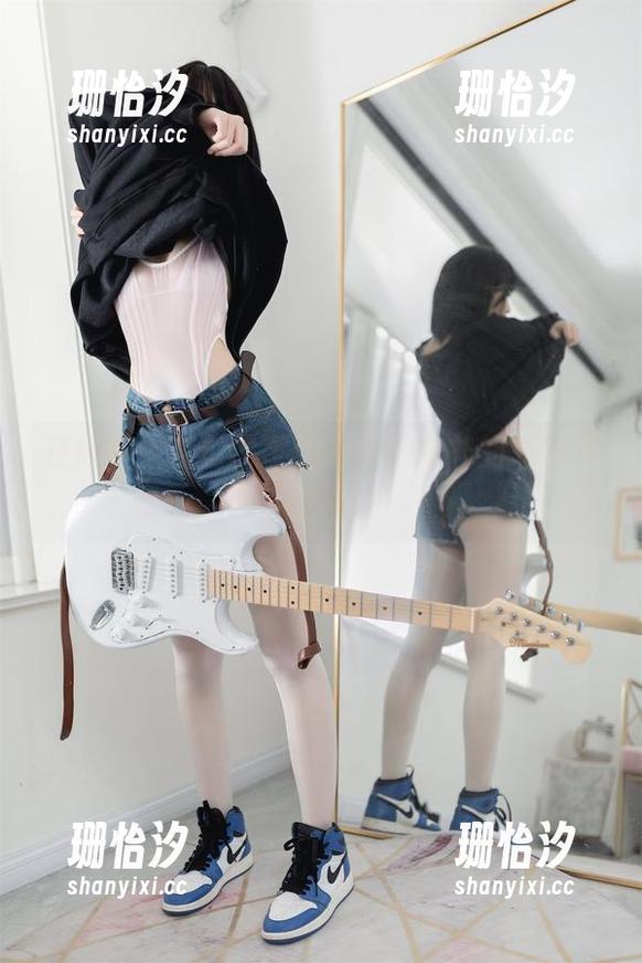 在线看看杏仁曲奇的内衣，脑补的地方多着呢