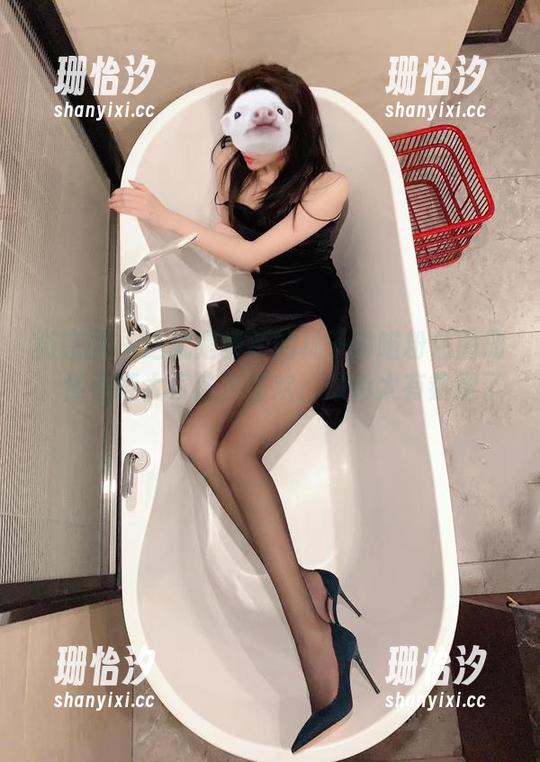 林子琳喵 微密圈 - 这就是最新的林子琳喵粉色图册,怪不得大家这么喜欢,颜色太有氛围了。