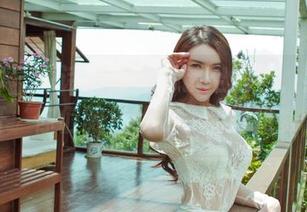 果团网 - 陈诗诗的高清镂空图包，我想她是在开‘你们眼里的我’的选拔赛，嘿！