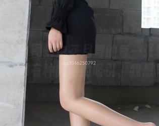 梦丝女神 - 图册中花月舞的每一张秘书照片，似乎都有种微妙的吸引，我想再看！