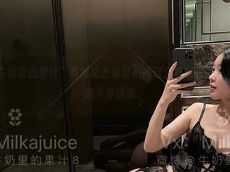 微密圈 - “牛奶里的果汁”竟然能把泳装拍得这么有意思，图片里的细节让我不停猜测。