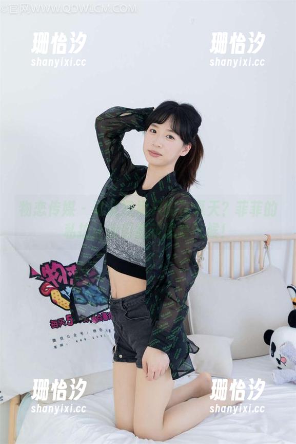 物恋传媒-菲菲 物恋传媒 - 谁说短裙只能在夏天?菲菲的私拍让我们重新思考气候!