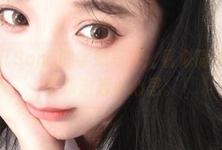 特软儿Sona的学妹写真：看似简单，细节却激起小心思。