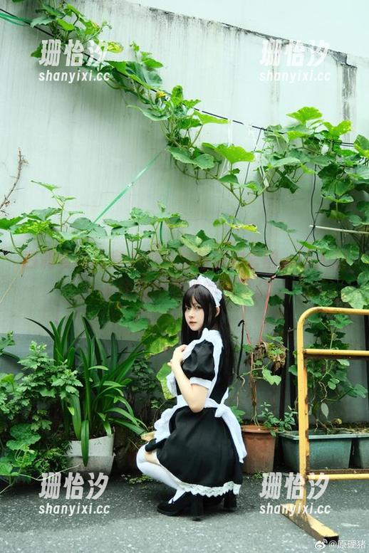 白莉爱吃巧克力的兔女郎魔力套图，让人忍不住想追溯她的兔耳朵