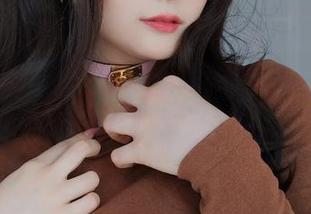 作品新鲜出炉——白银81的粉色写真，甜得过分，吃了又会胖！