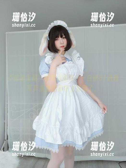 白银81 不讨论主题,单聊点细节——白银81最新写真集里的棉袜太有趣了。