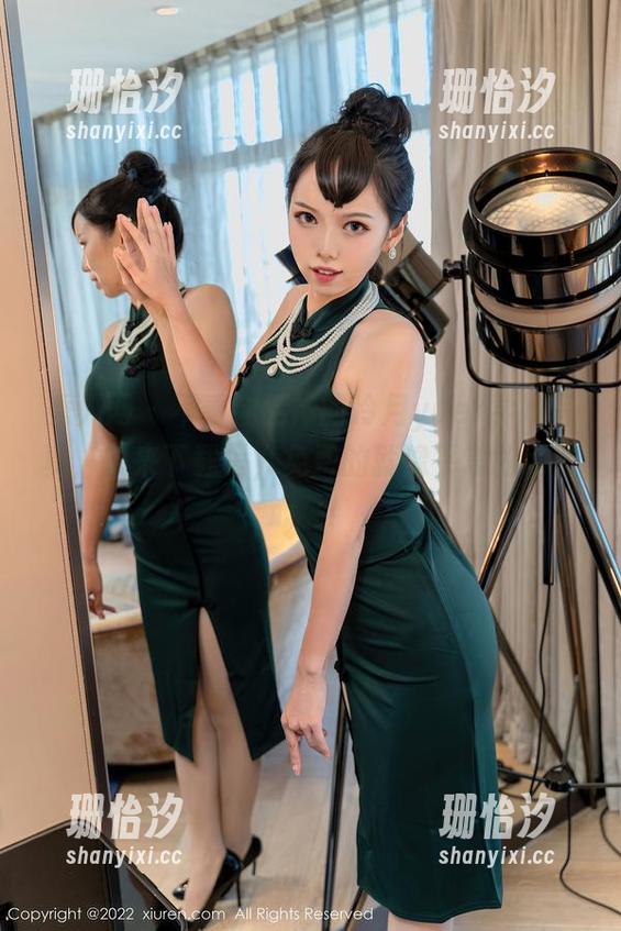 秀人网 - 不看会后悔的冷月yuer学妹写真，快来下载吧，免费的就像平常的网购心跳！