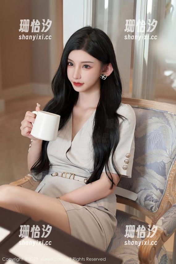 秀人网-刘婷婷 秀人网 - 刘婷婷的资源,眼镜怎么也盖不住的小心思
